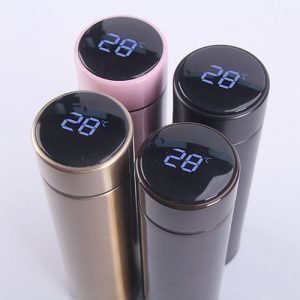 insulated water bottles with temperature displaying on lid