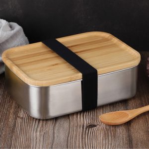 Bento box with bamboo lid