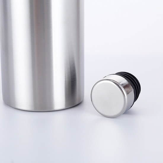 Vacuum Stainless Steel Water Bottle With A metal Lid 3 - Vacuum Stainless Steel Water Bottle With A Metal Lid