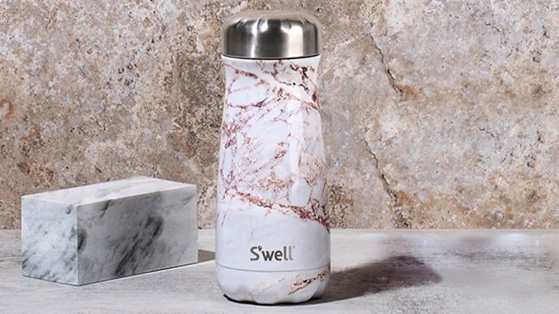Защо Swell бутилките са толкова скъпи Всичко, което трябва да знаете