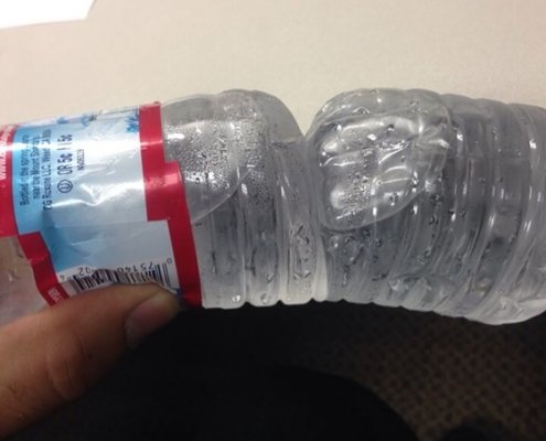 क्या आप प्लास्टिक की बोतल में गर्म पानी डाल सकते हैं 495x400 क्यों नहीं - इंसुलेटेड स्टेनलेस स्टील के गिलास