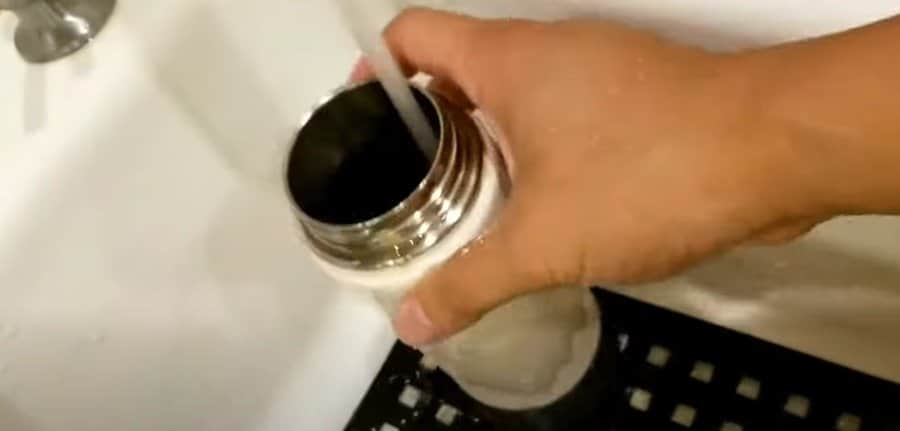Jak głęboko wyczyścić Hydro Flask - Jak czyścić Hydro Flask? Szczegóły Przewodnik krok po kroku