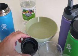كيفية تنظيف Hydro Flask التفاصيل خطوة بخطوة دليل 260x185 - هل يمكنك وضع الماء الساخن في قارورة مائية؟ شئ يجب عليك معرفته