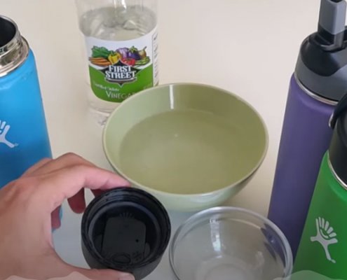 So reinigen Sie Hydro Flask Details Schritt-für-Schritt-Anleitung 495 x 400 - Isolierte Edelstahlbecher