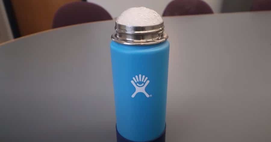 Jak czyścić hydroflask sodą oczyszczoną 1 - Jak czyścić hydroflask? Szczegóły Przewodnik krok po kroku