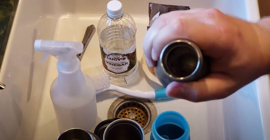 Jak czyścić Hydro Flask octem 1 - Jak czyścić Hydro Flask? Szczegóły Przewodnik krok po kroku