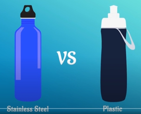 زجاجات المياه القابلة لإعادة الاستخدام مقابل زجاجات المياه البلاستيكية 495x400 - زجاجة مياه معزولة من الفولاذ المقاوم للصدأ