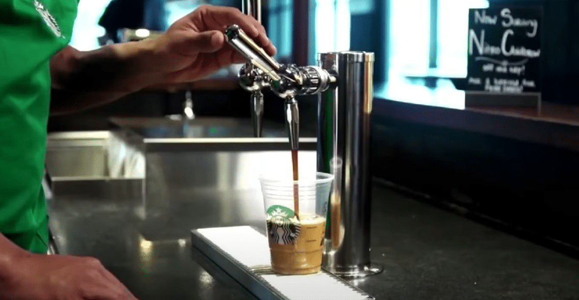 Accesorios y productos adicionales: ¿de qué están hechos los vasos de Starbucks?
