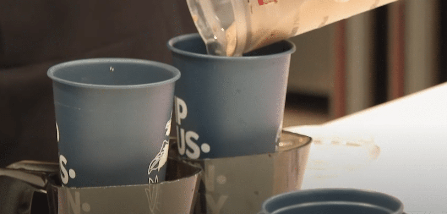 Ο ρόλος των αποκλειστικών συνεργασιών στην τιμολόγηση - Πόσο είναι τα Starbucks Cup;