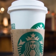 Hva er Starbucks-kopper laget av
