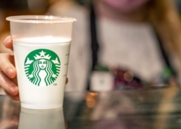 Hoeveel kosten Starbucks-bekers 260x185 - Waar zijn Starbucks-bekers van gemaakt?